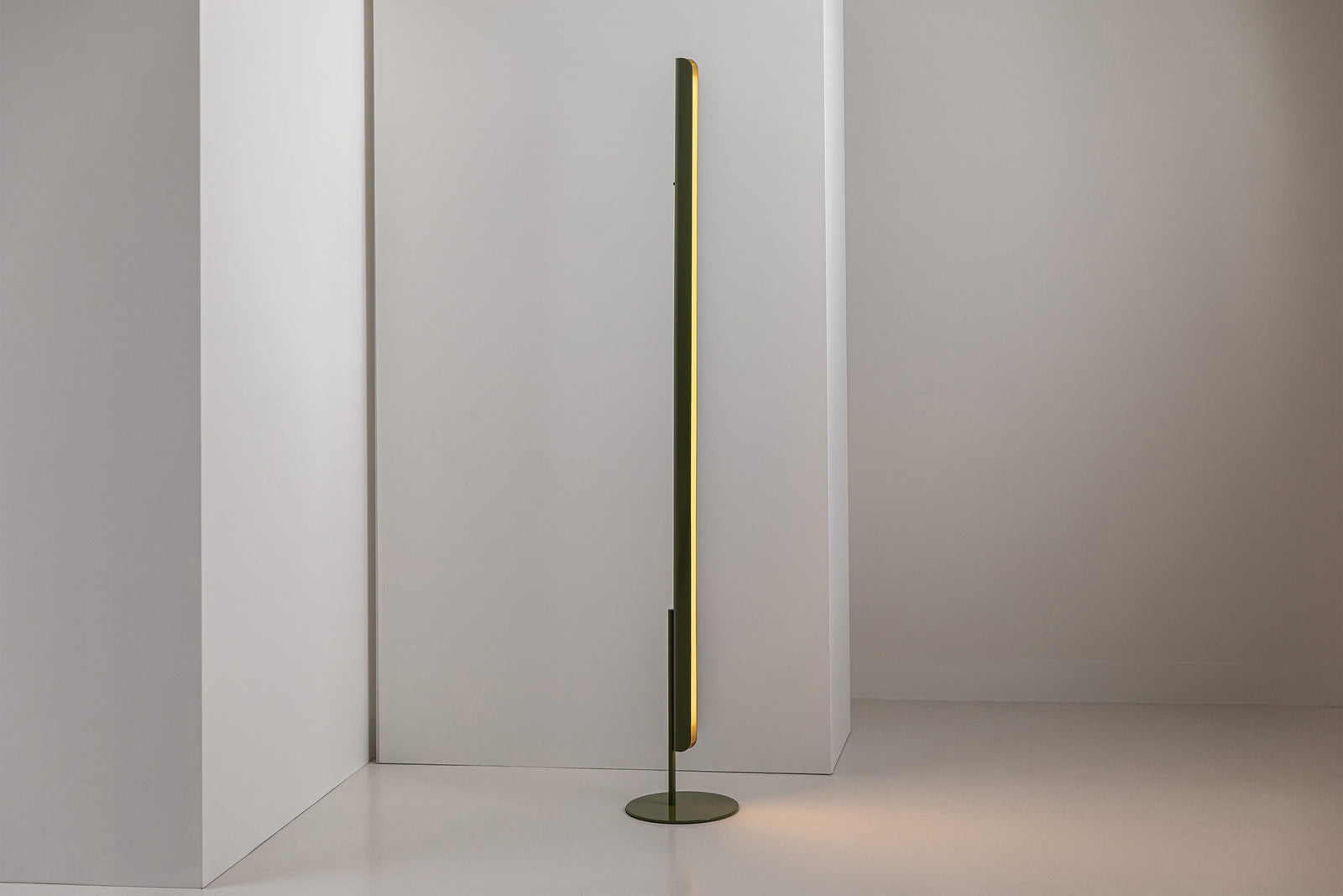 Louey Floor Light Moss